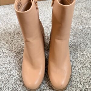 Women’s Neutral Tan Ankle Boots - Sleek Leather Look